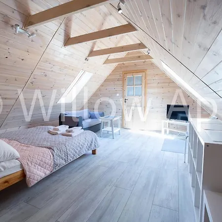 Willow Apts Junoszyno